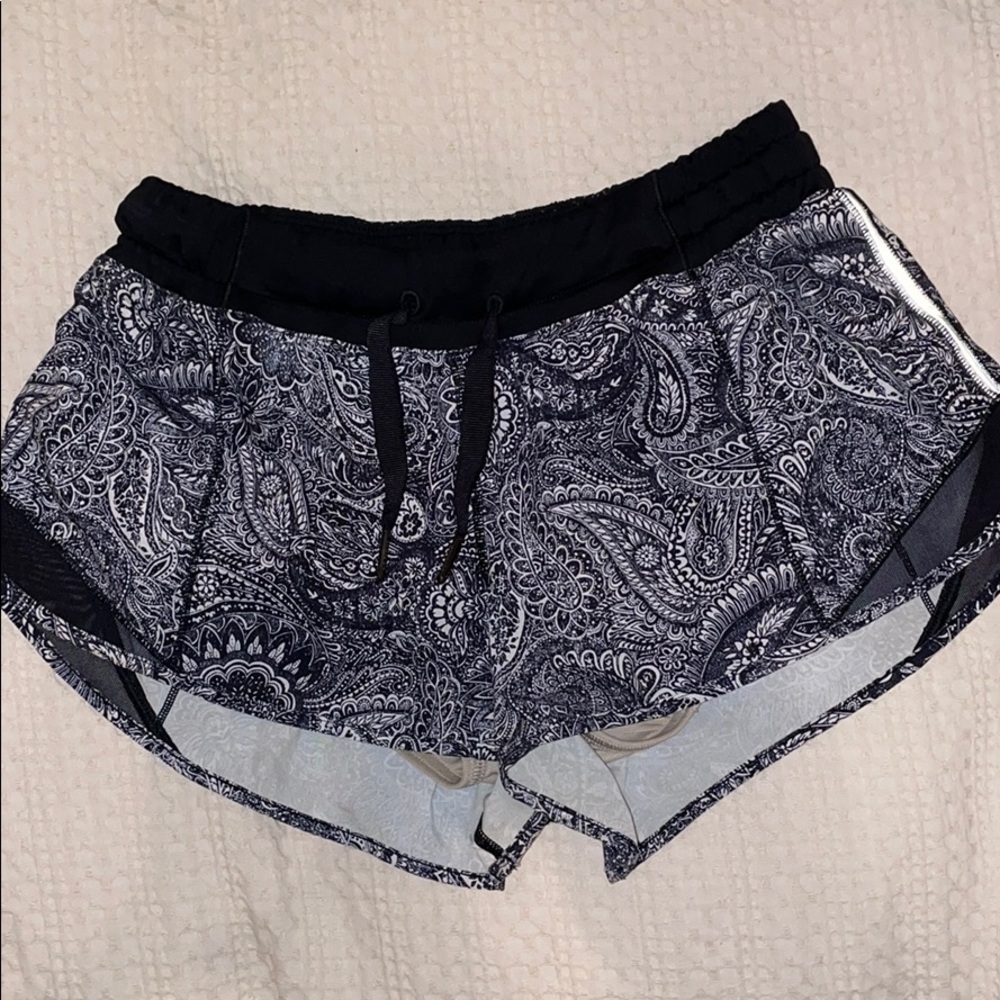 Lululemon Hotty Hot Short